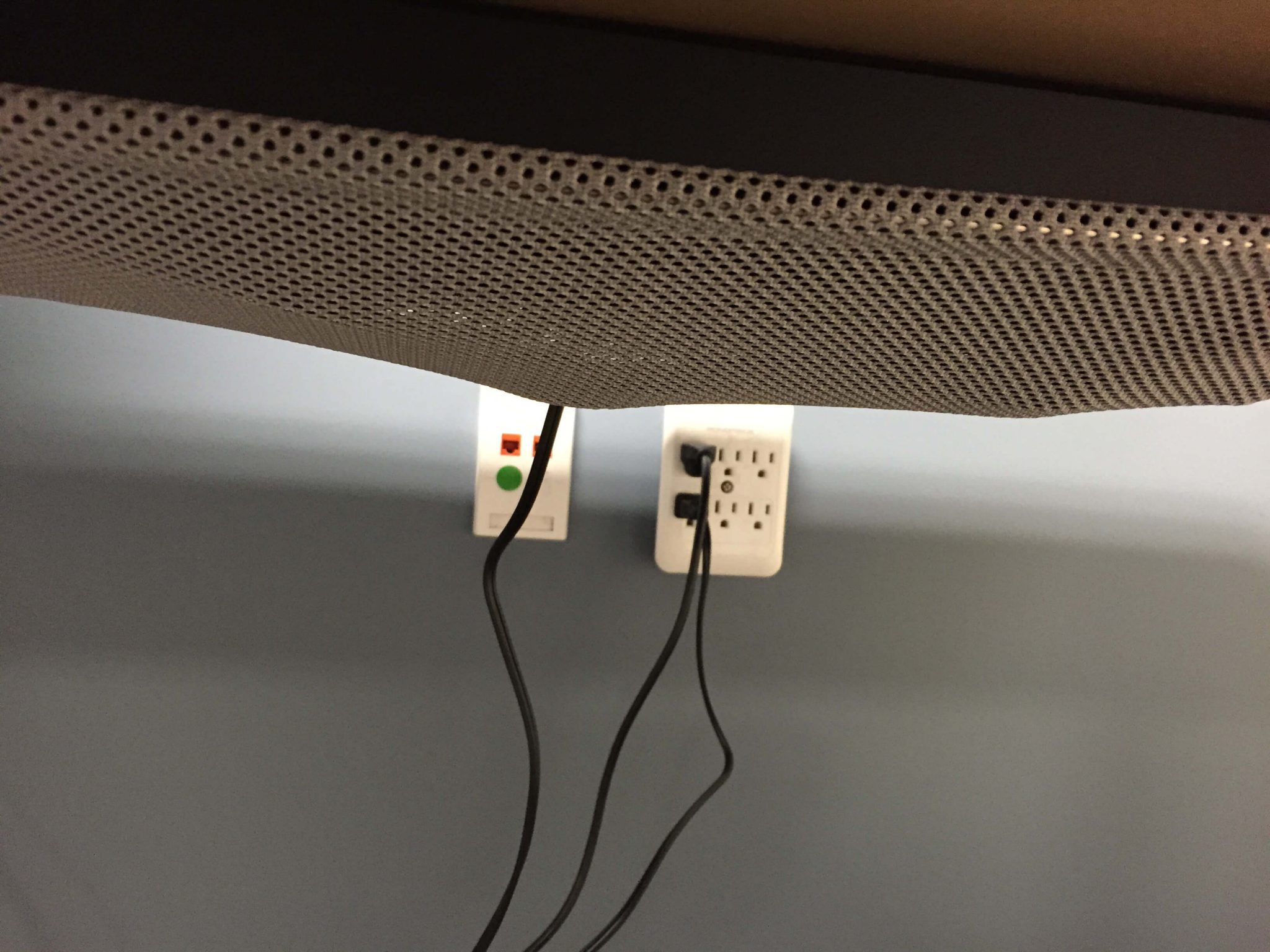 The desk net for cords
